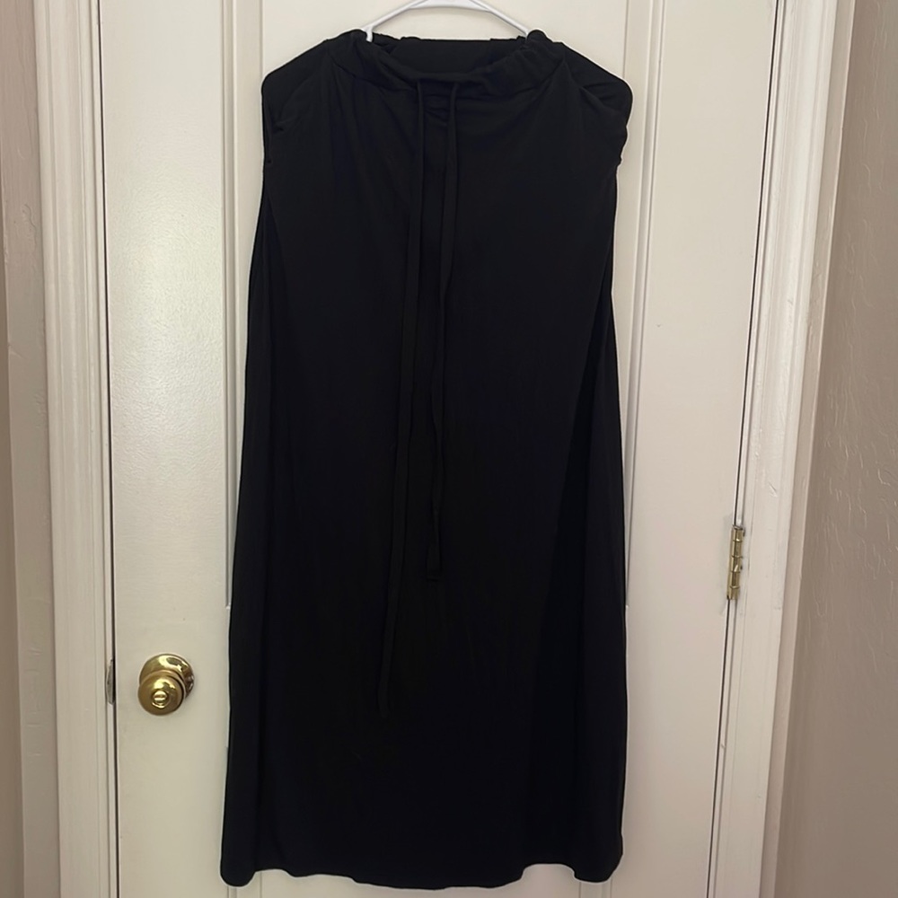 Black maxi skirt with pockets and drawstring